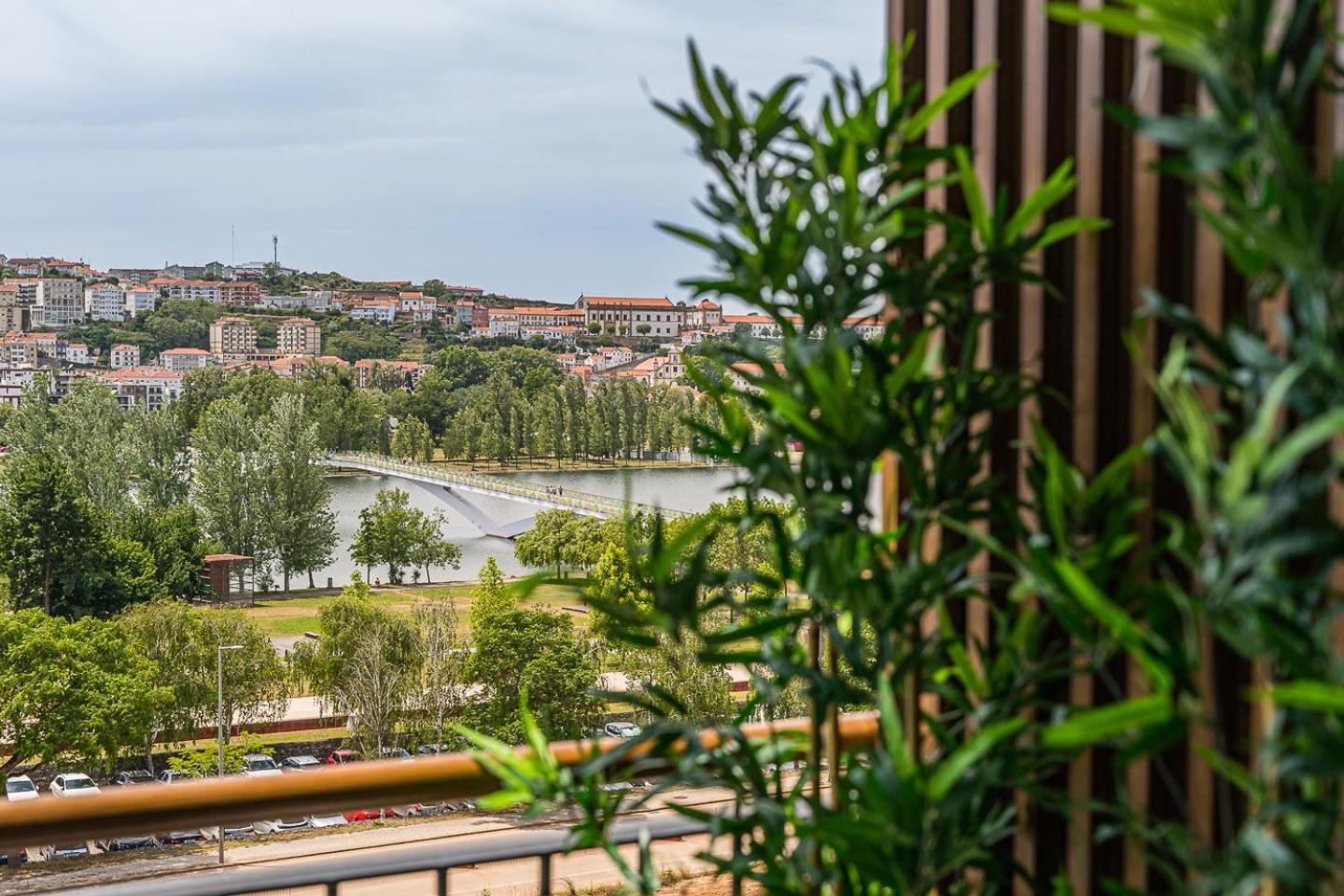 Guestready - Majestic Riverside Terrace In Coimbra Apartment Exterior photo